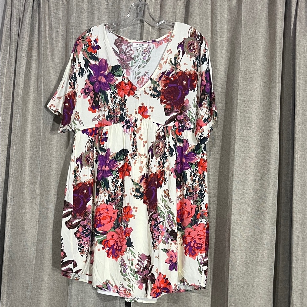 ANDREE BY UNIT Floral V-Neck Tunic in Purple and Pink